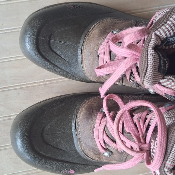 Girls THE NORTH FACE Chilkat Insulated Waterproof Winter Ankle Boots Pink Laces - Picture 2 of 15